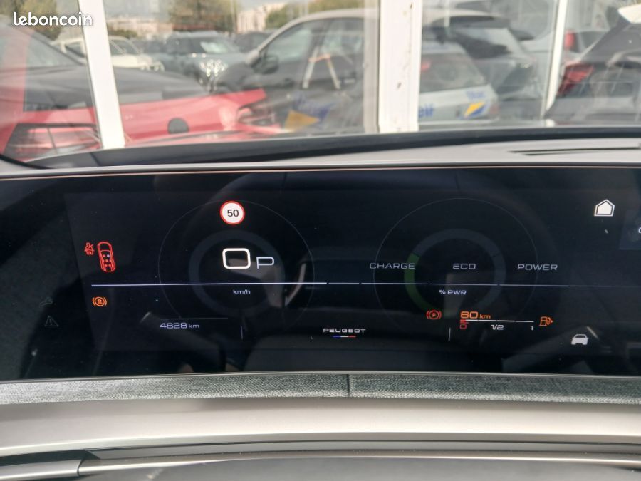 Peugeot 5008 HYBRID 145 e-DCS6 ALLURE Cam360° Panoramic Pack 7PL (image 20)