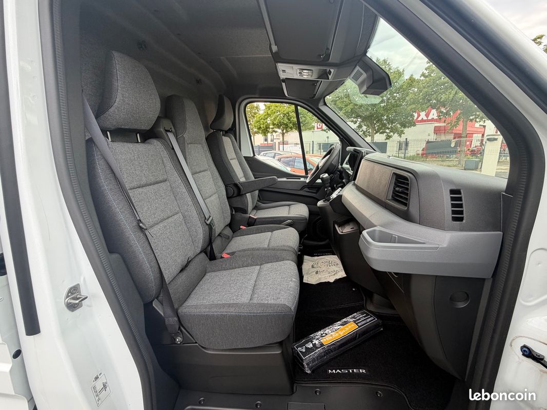 RENAULT Master L2H2 Fourgon 2.0 BlueDCI 130 M6 Extra + Options (image 7)