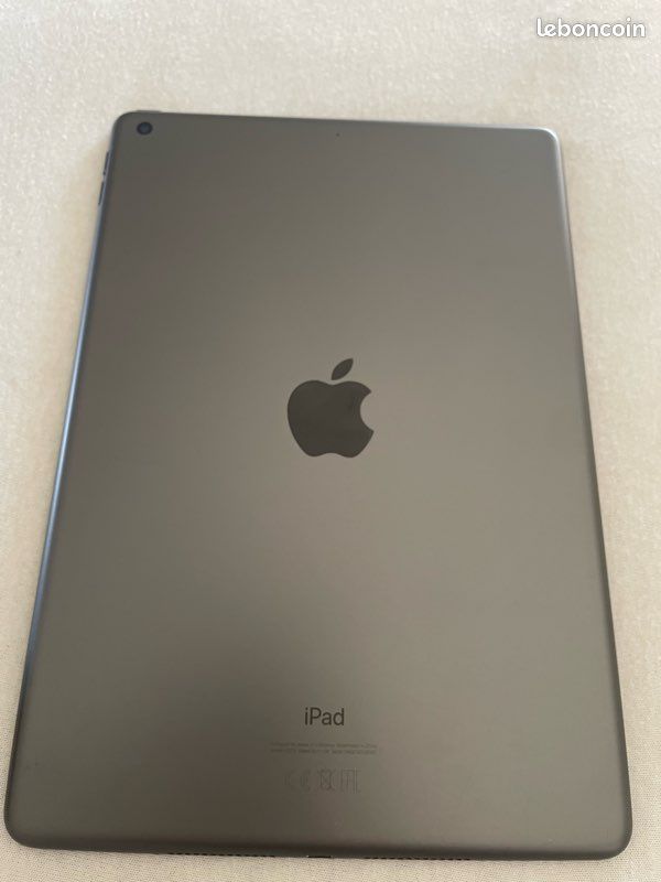IPAD 10.2 (2020) 8E GÉNÉRATION 128 GO – WIFI – ARGENT – SÉNÉGAL