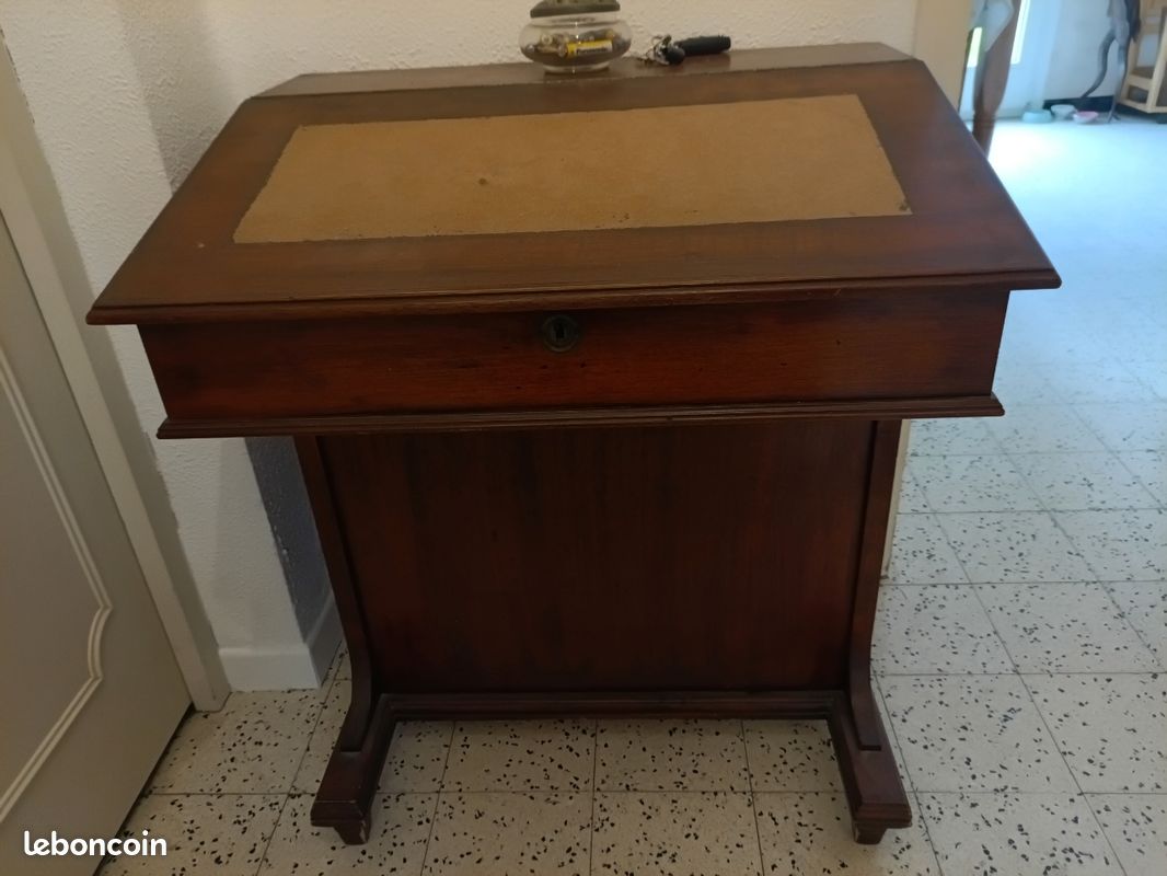 Bureau commode (image 1)