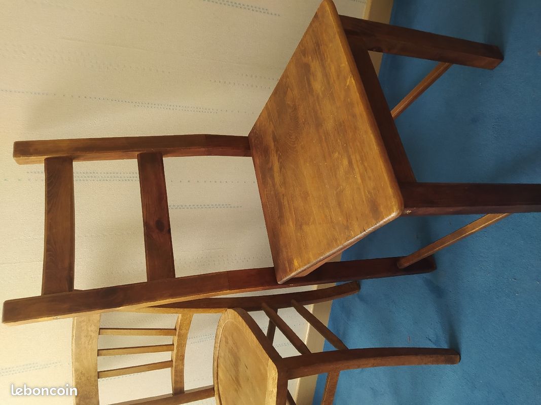 Chaises en bois (image 1)