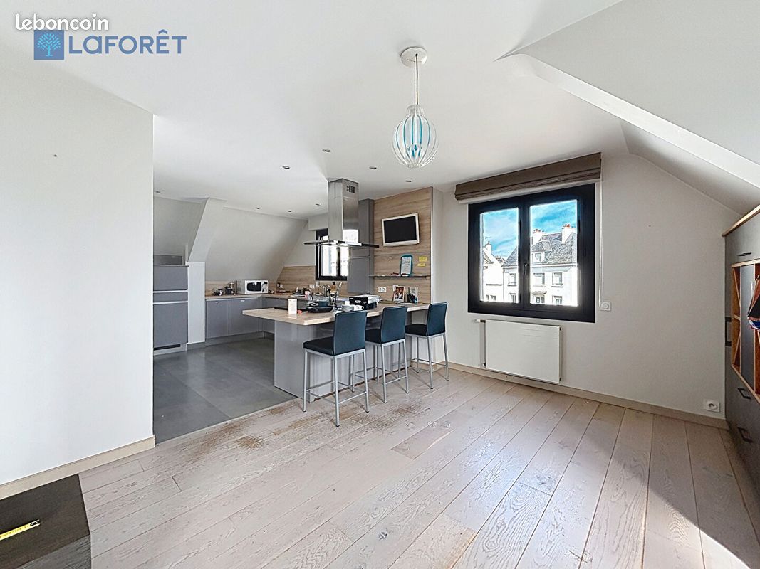 Immeuble 10 pièces 251 m² · à Lanester · 251 m² · 420 000 €
