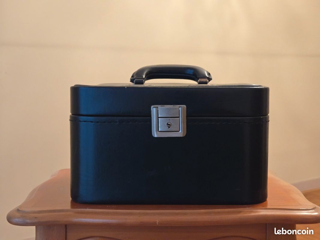 Sac à Main Vanity Vintage Années 70 - Cuir Noir Forme Petite Valise - Anse Cuir, Détails Dorés
