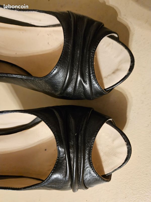 Superbes escarpins tout cuir (image 2)