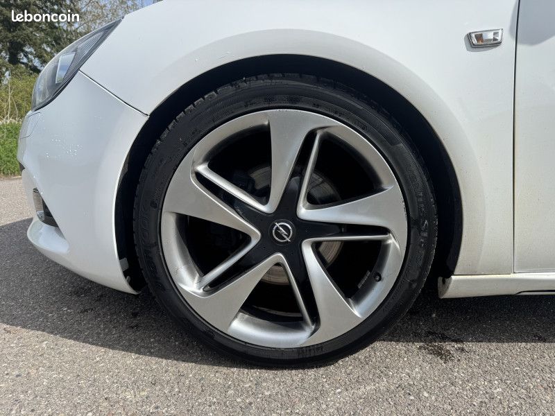Opel ASTRA GTC 2.0 CDTI Biturbo (image 2)