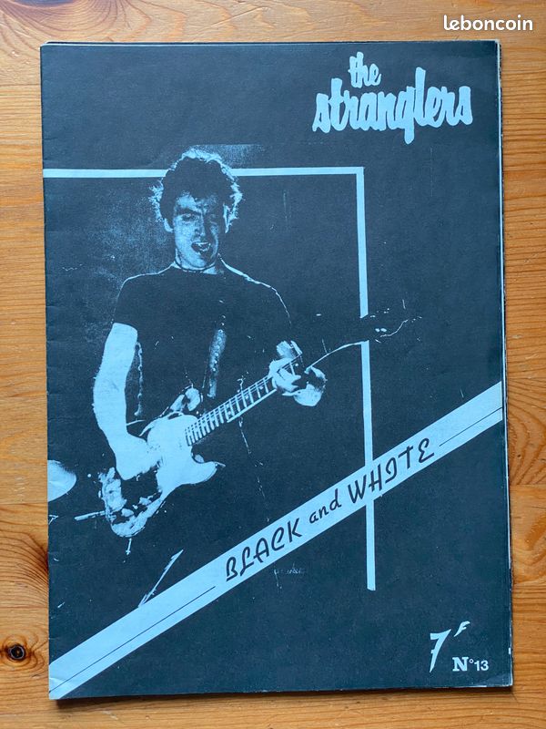 Black and White "The Stranglers" Magazine N° 13 (TBE) (image 1)