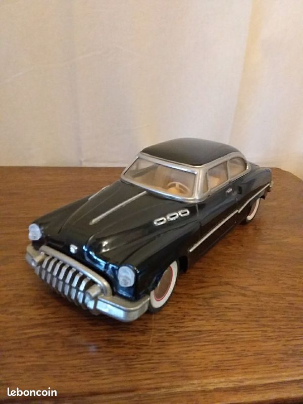 Jouet Voiture Buick Roadmaster Américaine – Tôle à Friction – Échelle 1:18 – Rouge Années 70/80