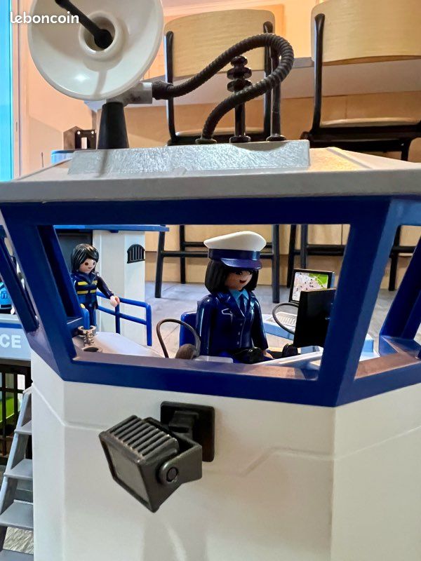 La prison + voiture de police playmobil (image 4)