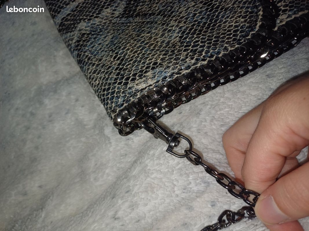 Sac à main effet python (image 6)
