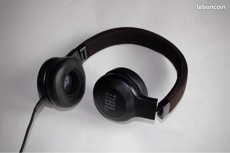 Casque audio JBL E35 supra-auriculaire noir (image 1)