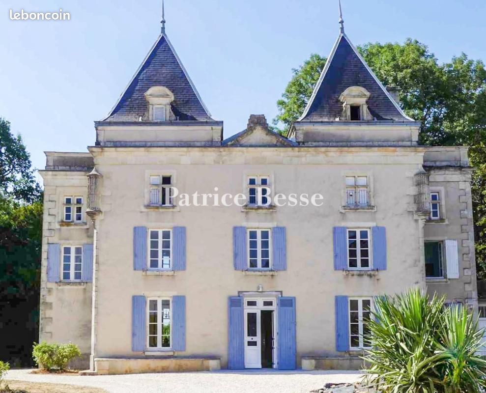 Maison 14 pièces 400 m² · à Saint-Maixent-l'École · 400 m² · 795 000 €