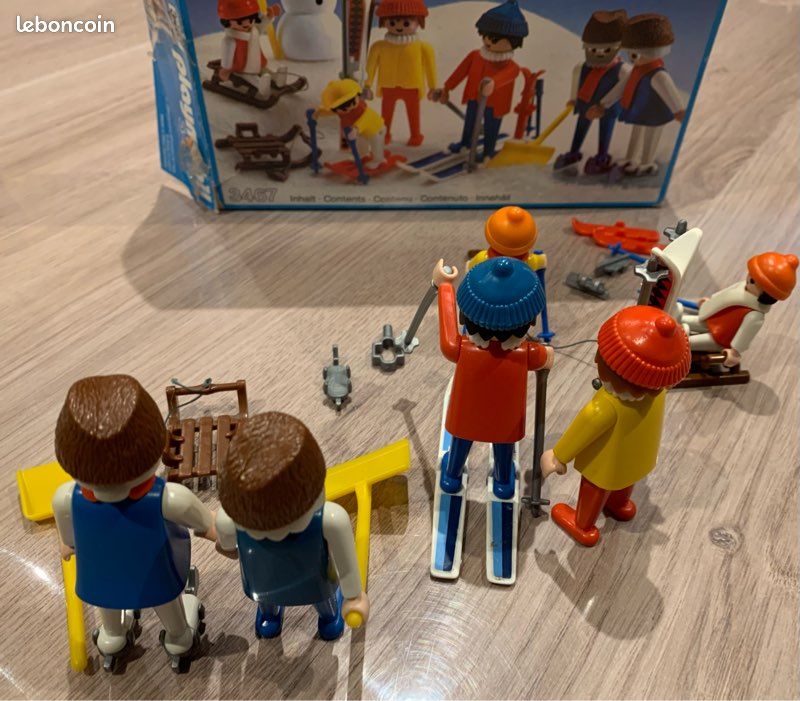 3467 PLAYMOBIL SPORT D' HIVER : Famille aux sport d'hiver / luge / ski