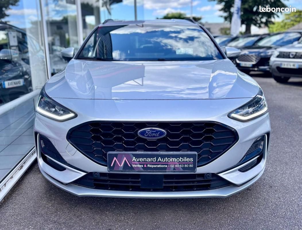 Ford Focus SW 1.0 EcoBoost 125 S&S mHEV ST-Line X (image 2)