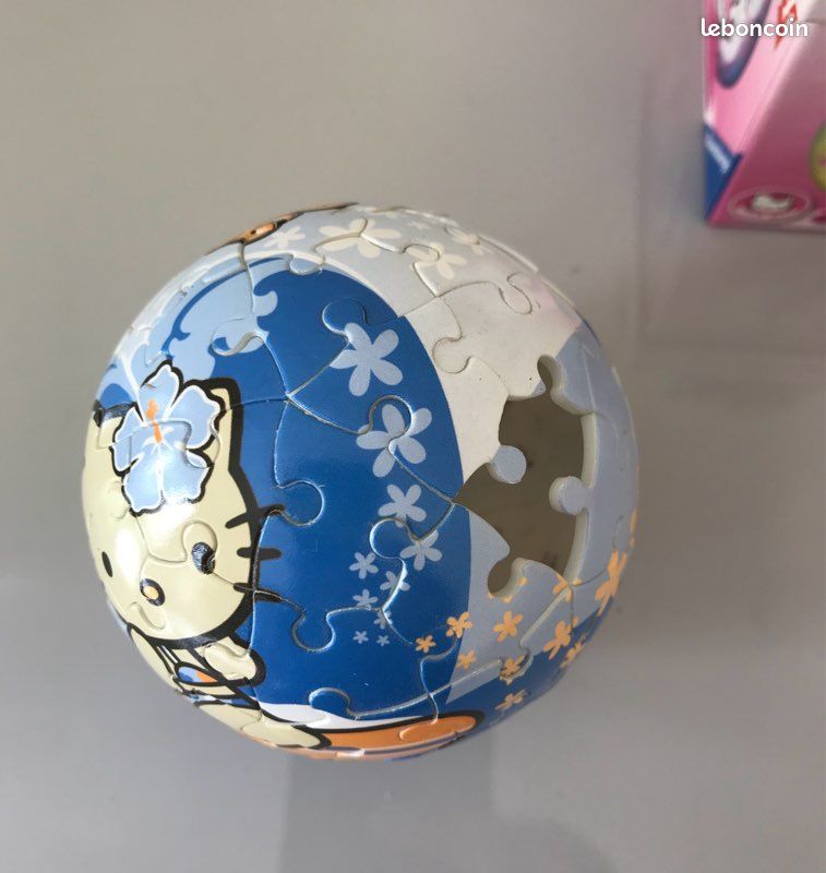 Lot 3 puzzles ball Hello Kitty (image 3)