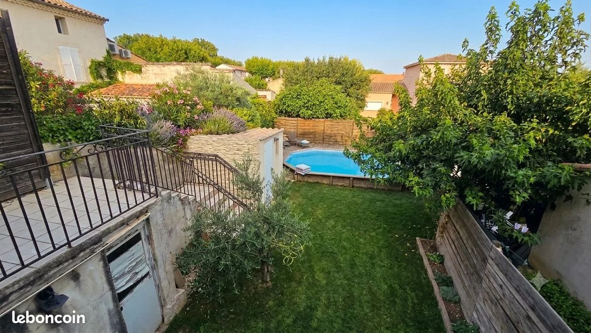 Immeuble 6 pièces 170 m² · à Jonquières · 170 m² · 302 000 €