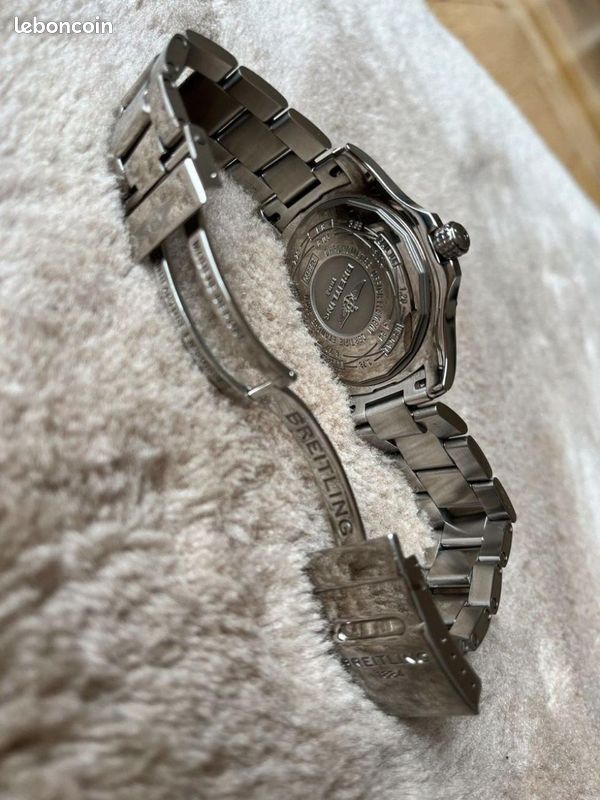 Breitling Avenger II GMT (image 5)