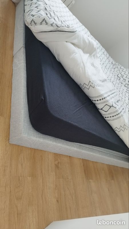 Matelas + sommier 160 x 200 cm + couette hiver + 1 drap housse et 1 housse de couette motif aztèques + 2 coussins (image 2)