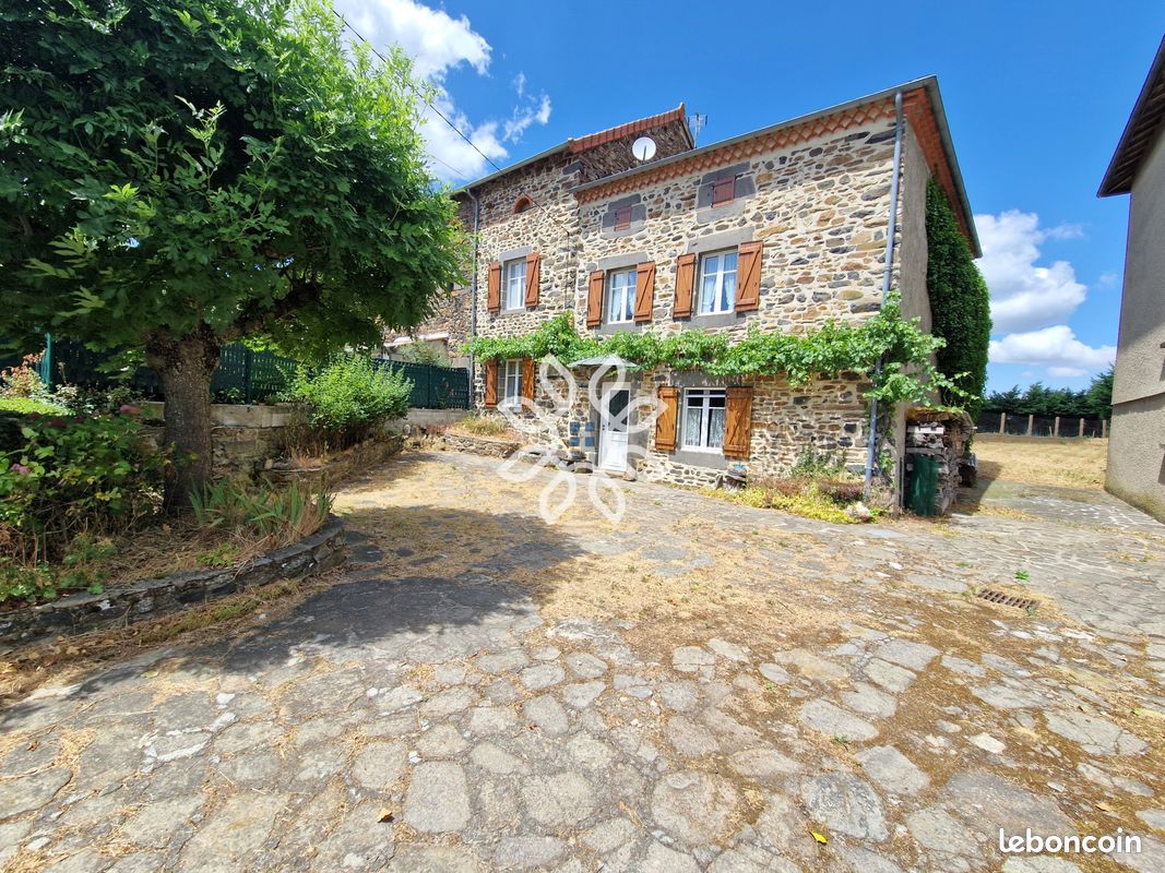 Maison 9 pièces 160 m² · à Massiac · 160 m² · 97 000 €