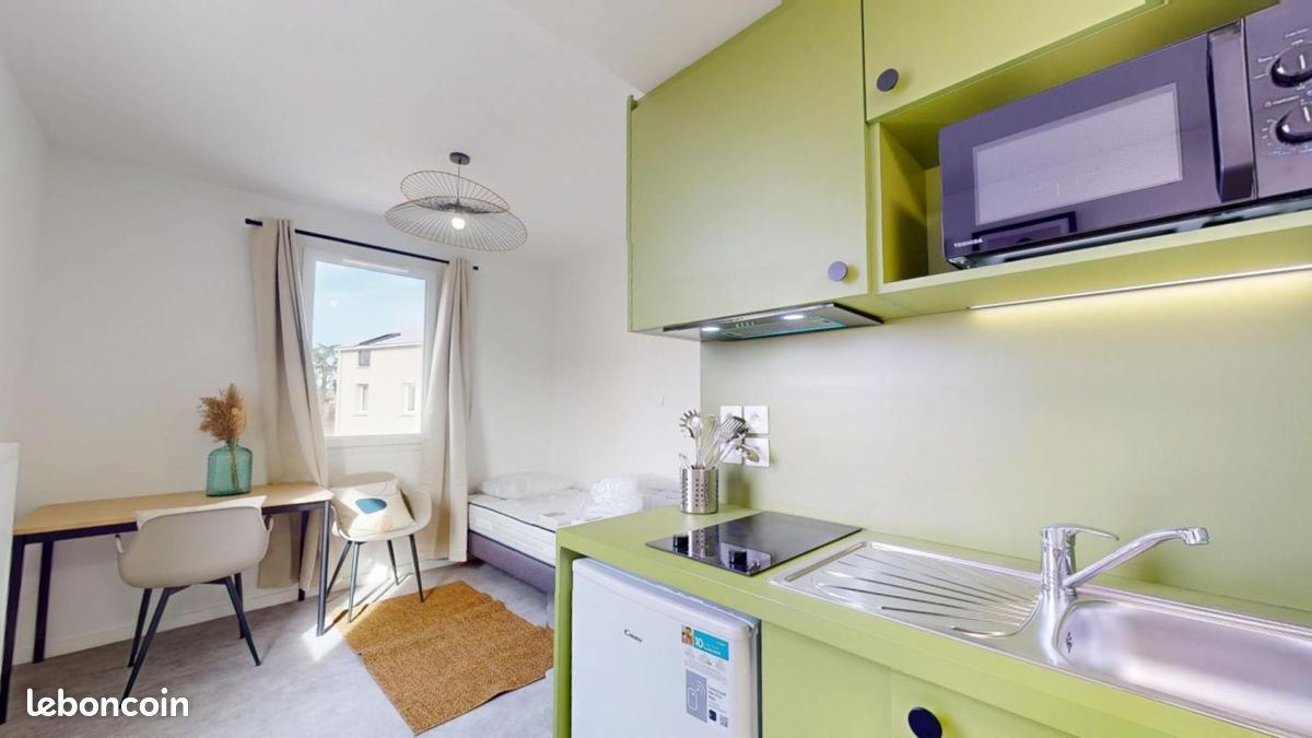 Appartement 1 pièce 17 m² · à Saint-Priest · 17 m² · 570 €