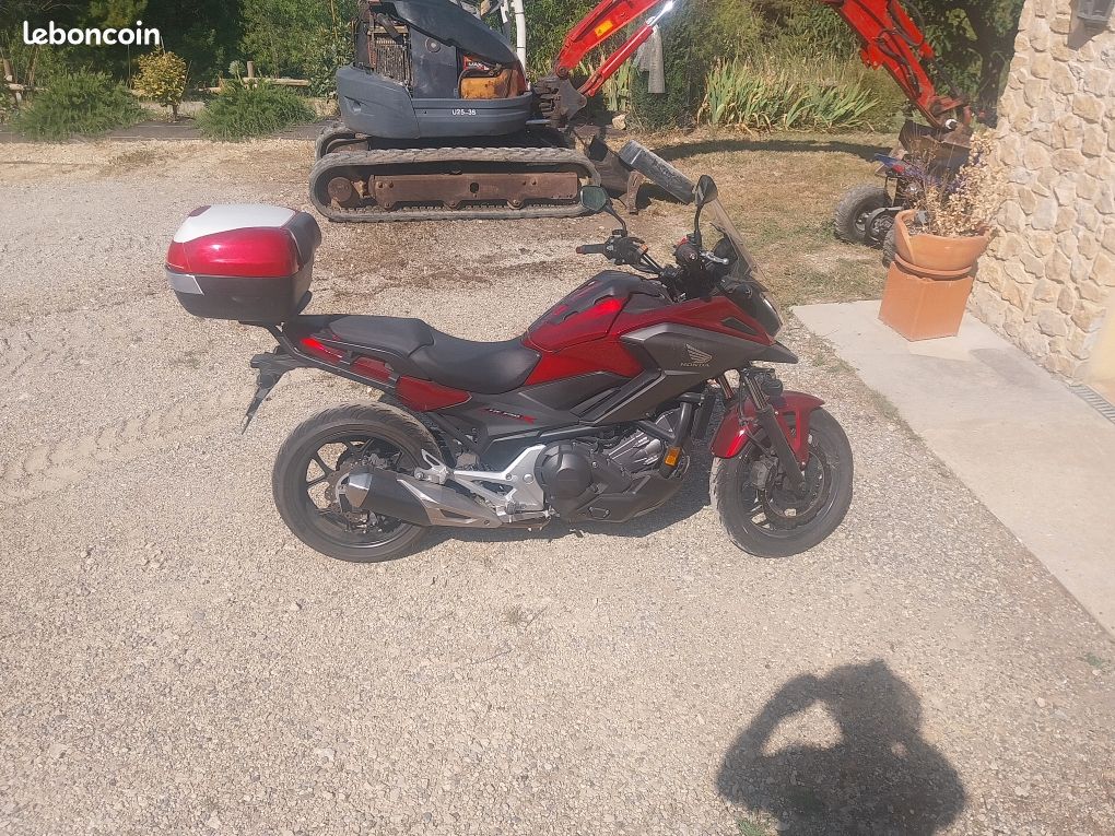 Honda NC750XD (image 1)