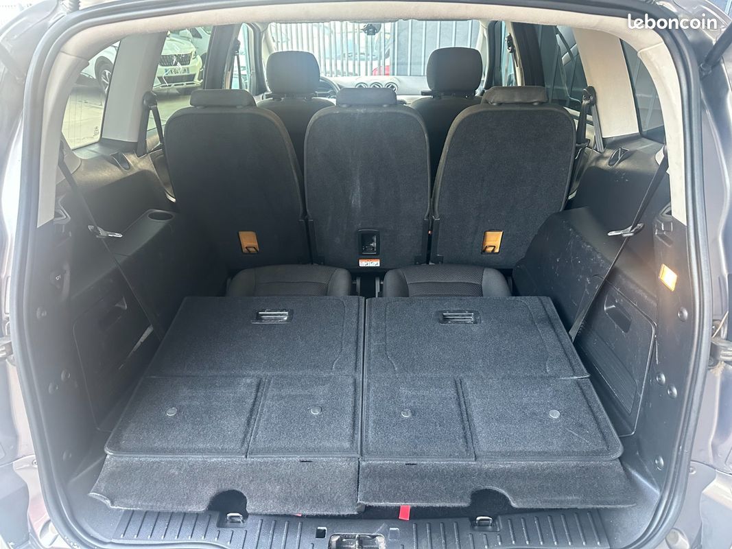 FORD S-MAX 2.2 TDCi 200ch Titanium 7places (image 9)