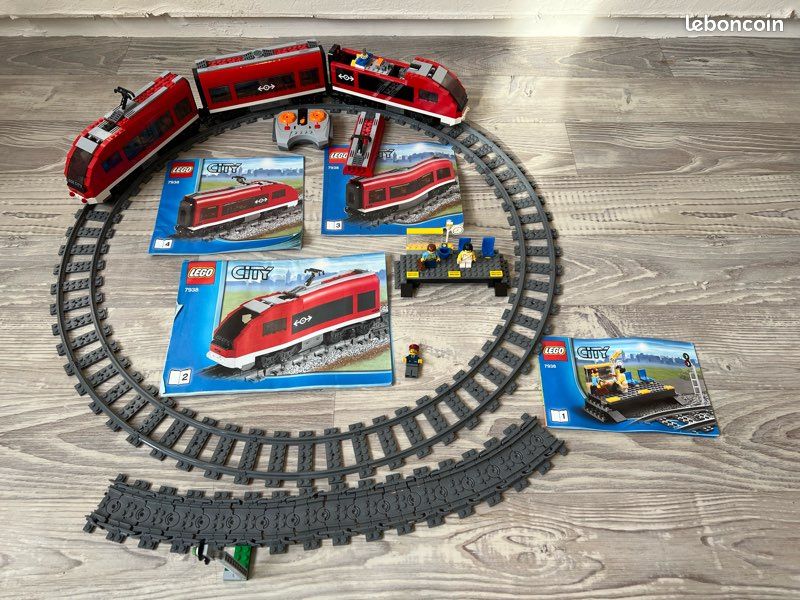 LEGO City 7938 « Le train de passagers » Jeux Jouets