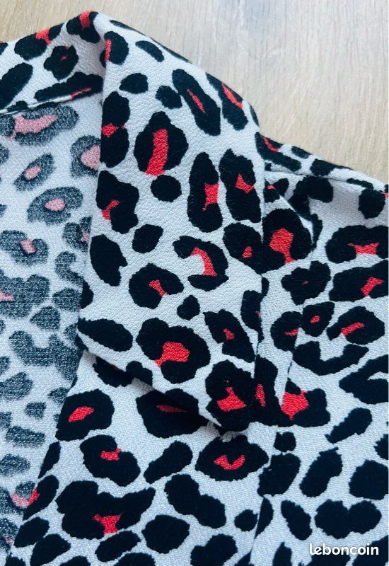 Robe léopard rouge et noir (image 3)