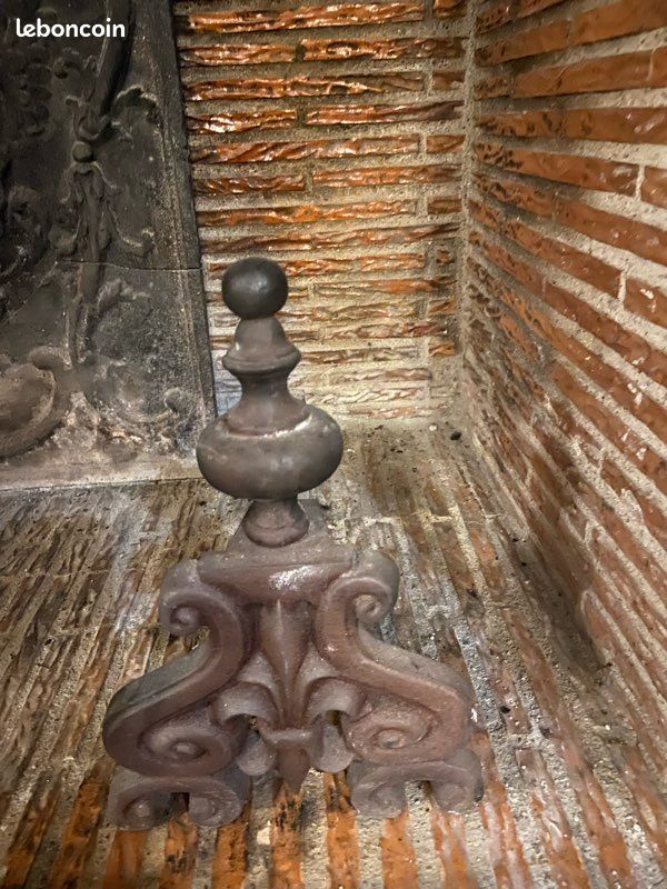 Plaque cheminée avec chenets (image 3)