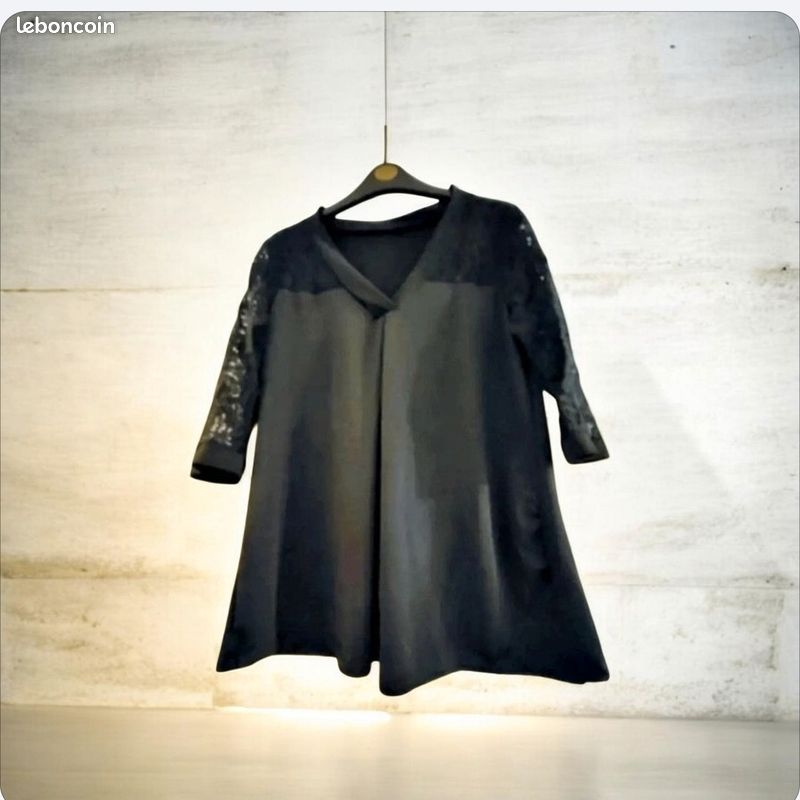 Joli haut femme – col V, manches 3/4, dentelle – taille 42 (image 2)