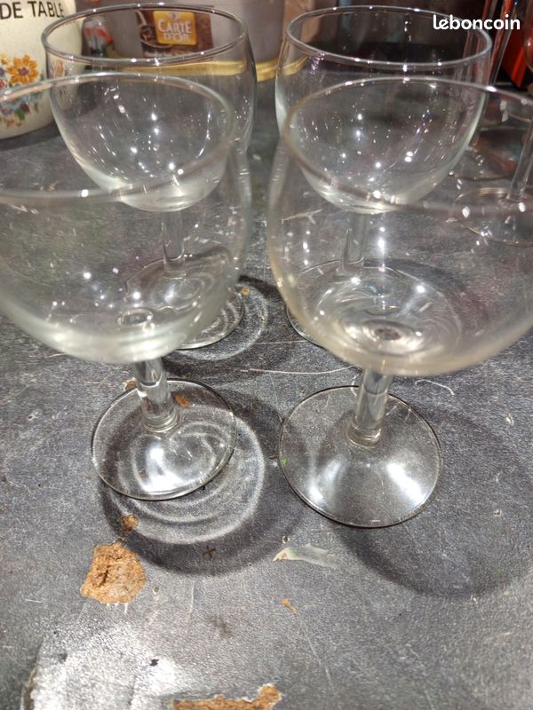 Verre à vin (image 1)