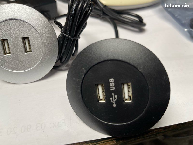 Double prise USB avec raccordement 230 volt trois couleur au choix gros lots (image 2)