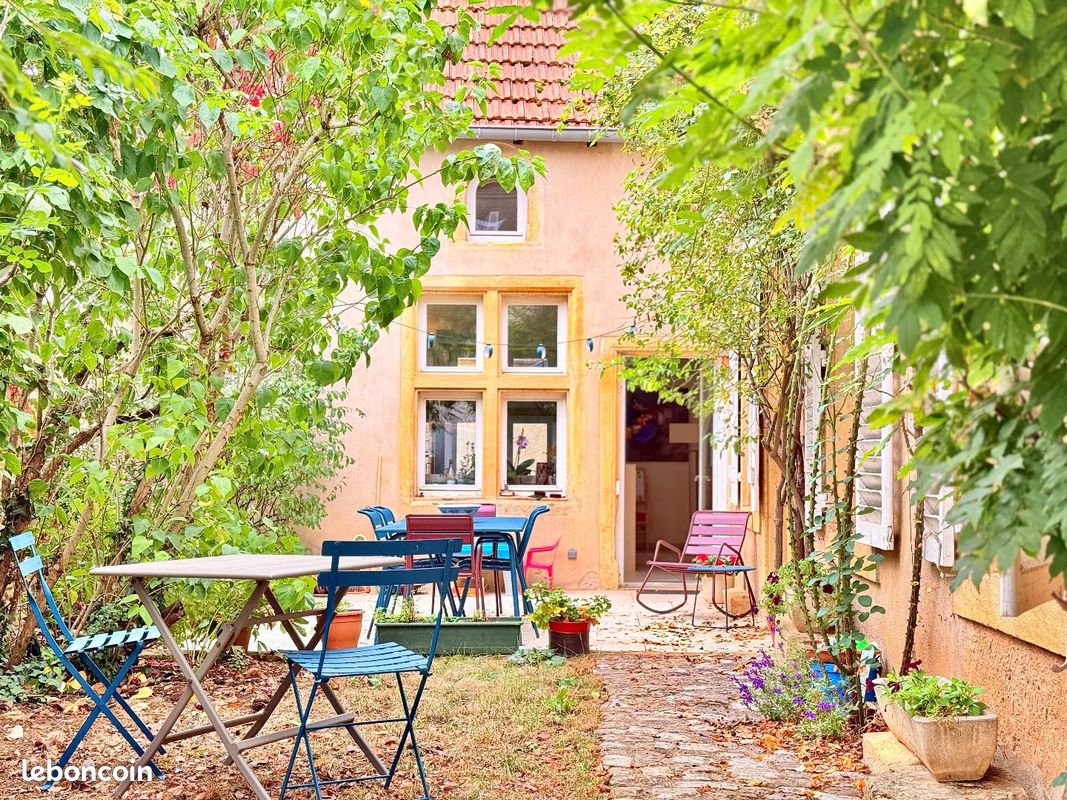 Maison 10 pièces 248 m² · à Scy-Chazelles · 248 m² · 580 000 €
