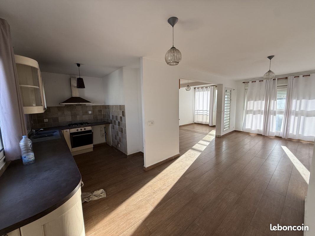 Appartement 5 pièces 91 m² · à Saint-Denis · 91 m² · 1 290 €/mois