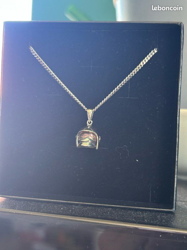 Chaîne argent et casque pompiers (image 2)