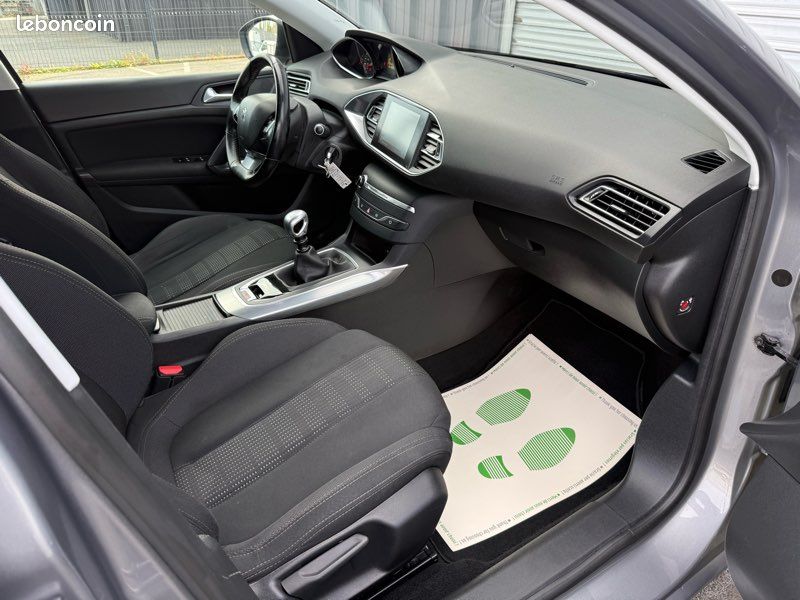 PEUGEOT 308 II SW Allure 2.0 BlueHDi 150 cv (image 9)