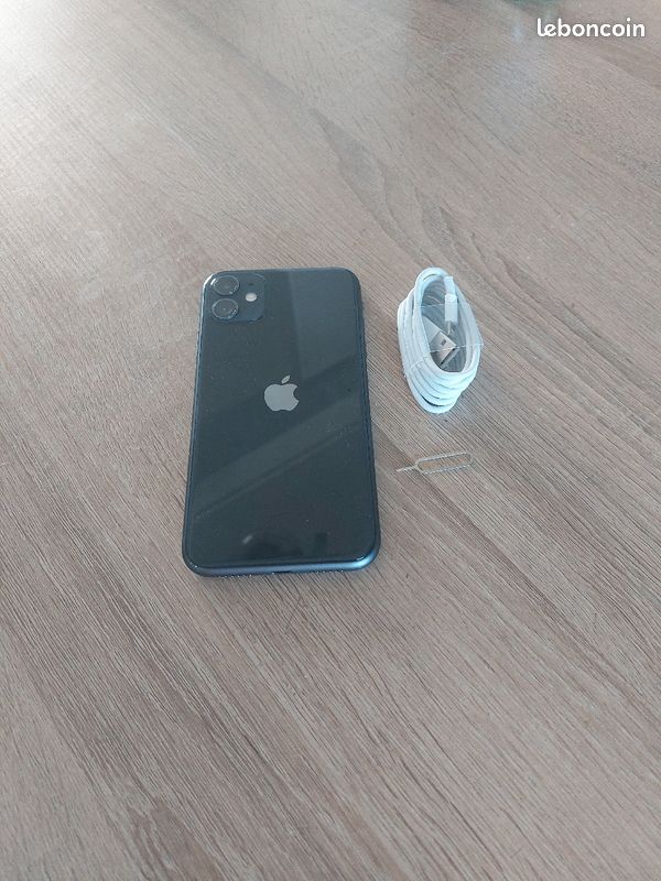 Iphone 11 - 128Go noir (image 1)