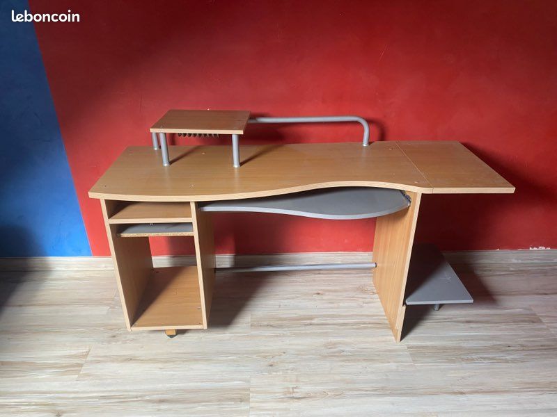Bureau (image 1)