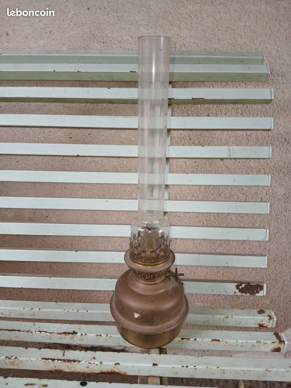 Lampe a petrole ancienne (image 3)