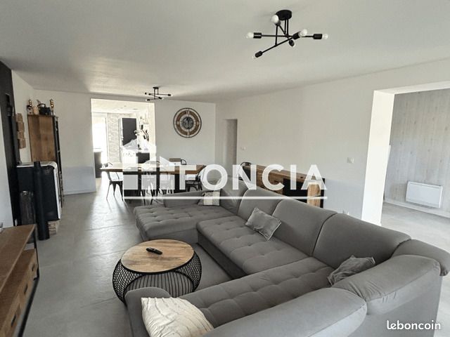 Maison 4 pièces 155 m² · à Roeulx · 155 m² · 930 €