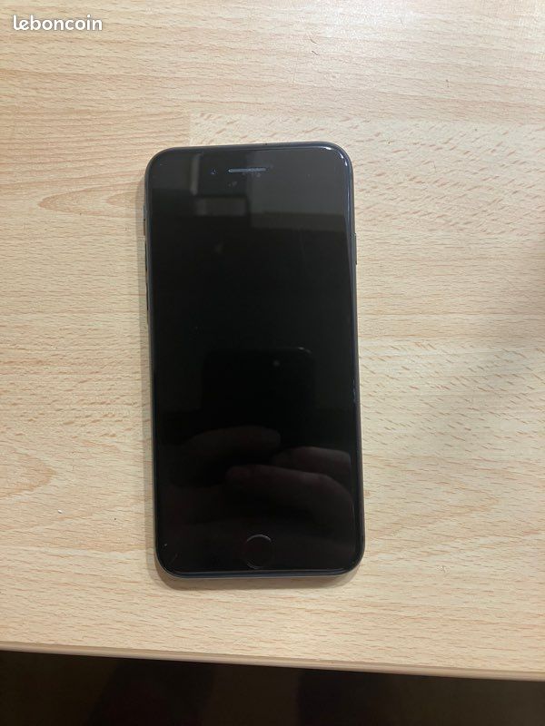 IPhone 8 quasiment neuf (image 1)