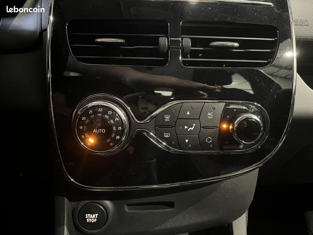 RENAULT CLIO Clio Estate 0.9L TCe - 90CH Intens - REGULATEUR - NAVIGATION - CLIM AUTO (image 13)