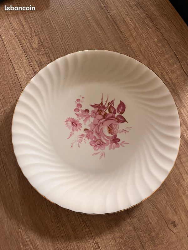 12 assiettes en bon état (image 2)