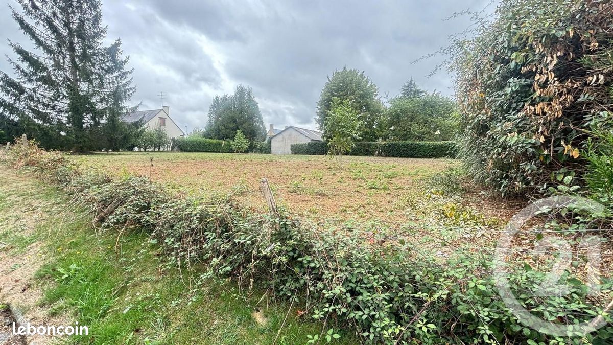Terrain 1 332 m² Saint Georges De Chesne · à Rives-du-Couesnon · 60 900 €