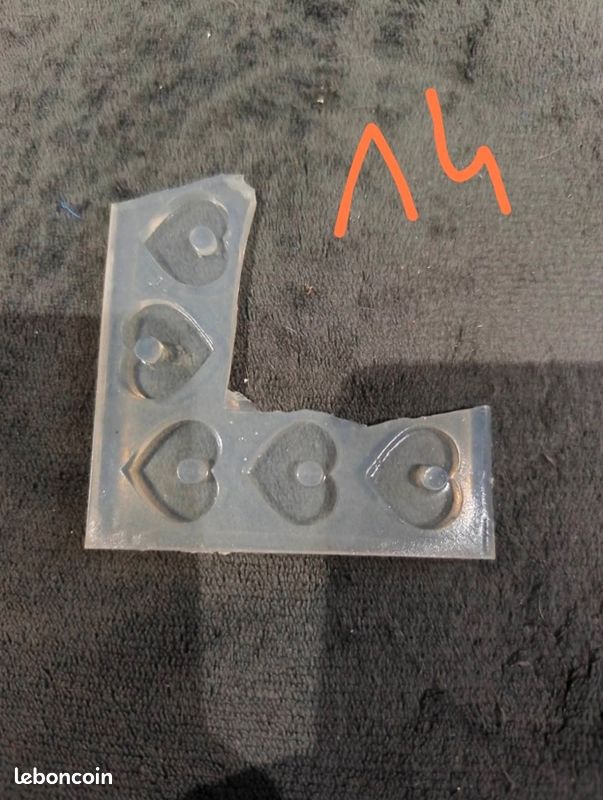 Moule silicone pampilles coeur (image 1)