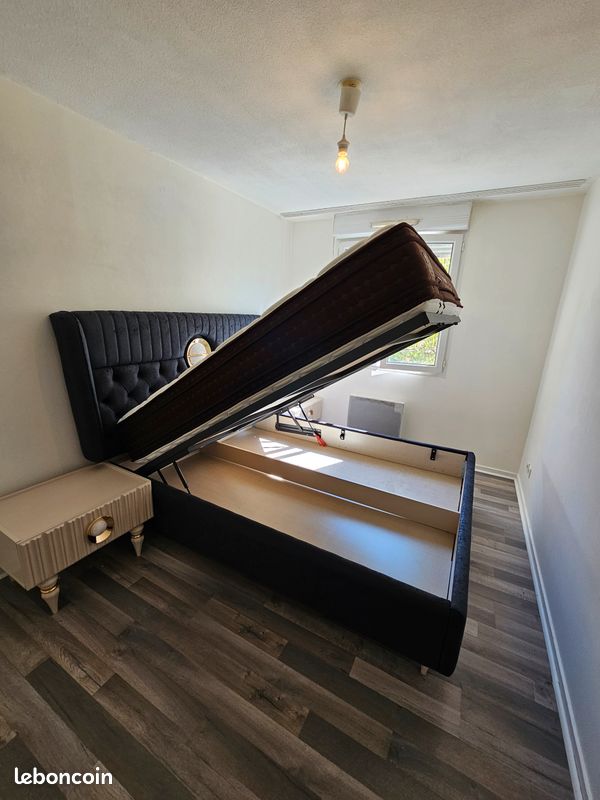 Ensemble lit coffre design +matelas prémium + 2 tables de chevet- occasion en or (image 7)