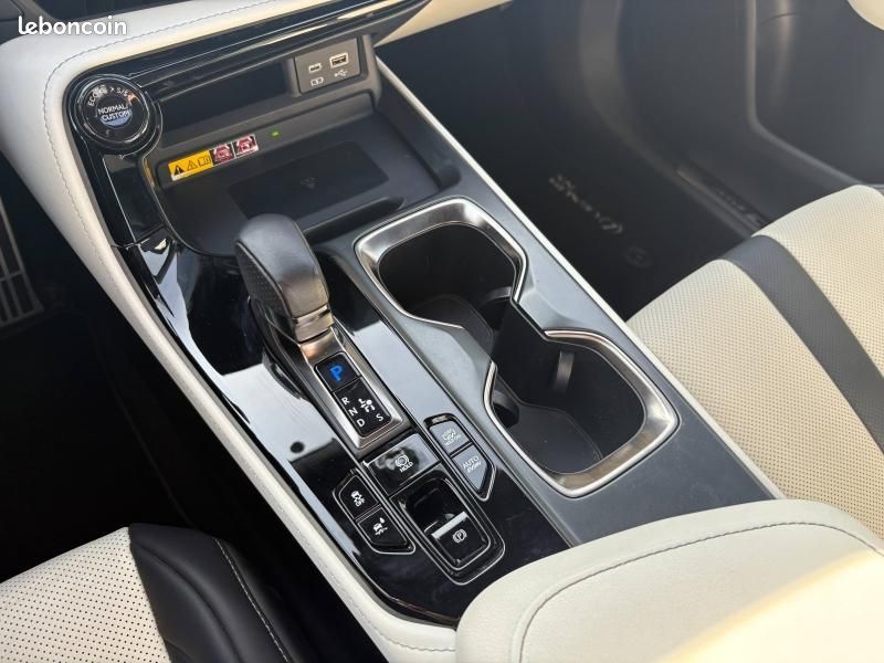 Lexus NX 450h+ F SPORT Executive 4WD MY24 (image 28)