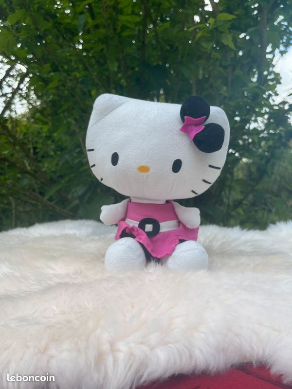 Pluch - GPTOYS - HLLO KITTY - HKT122 - Modl rob a poids ros - 30 cm - Ds 3 ans au millur prix