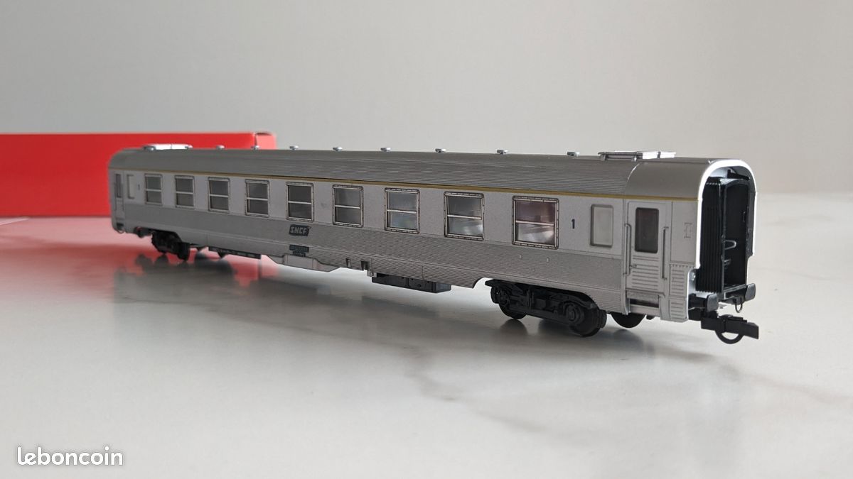 Voiture De Train Rivarossi 3546 - Dev Inox B 10 Myfl 53713 - SNCF Sud-Est - Occasion