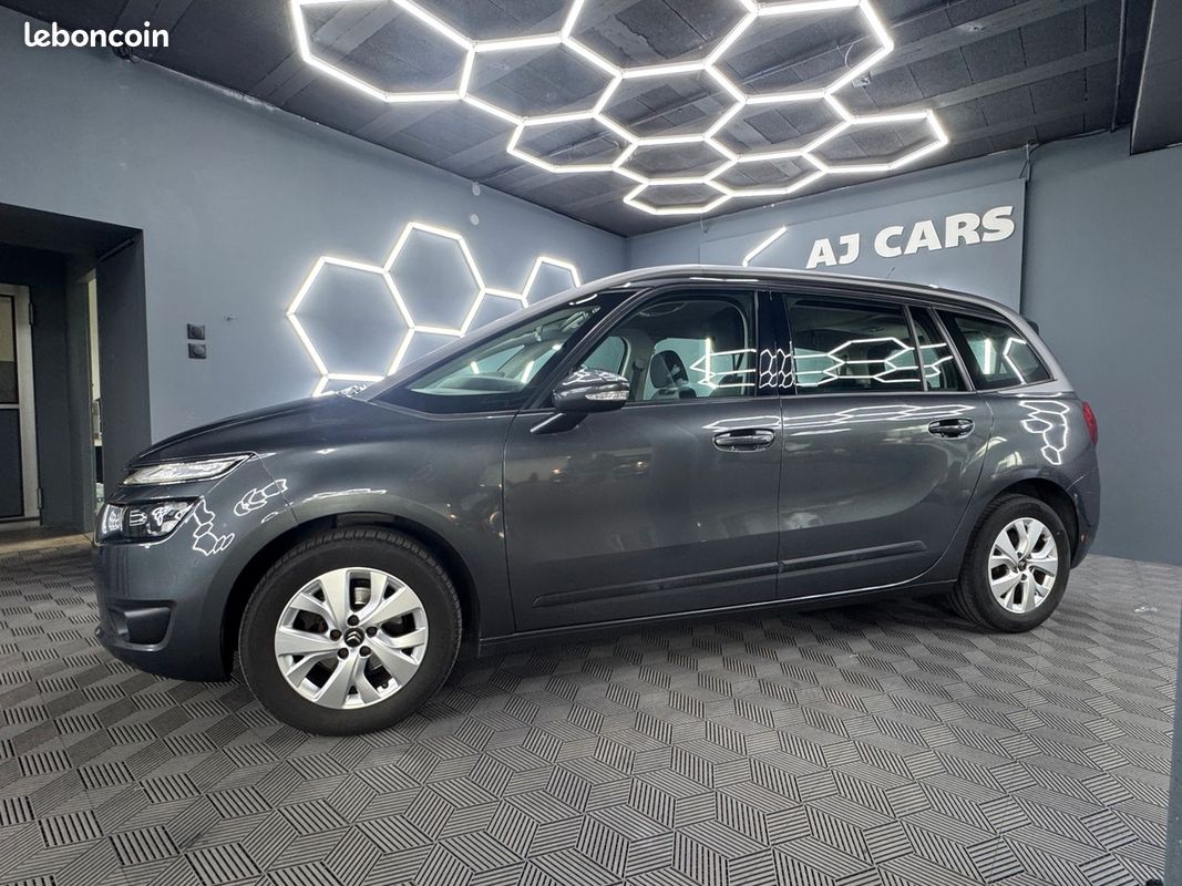 Citroën Grand C4 Picasso 1.6 HDI 120Ch *7 PL *DISTRI NEUVE *CAMERA AR* TOIT PANO *GARANTIE 12MOIS (image 5)