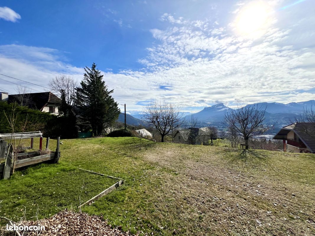 Terrain 1168 m² · à Saint-Alban-Leysse · 1 168 m² · 395 000 €
